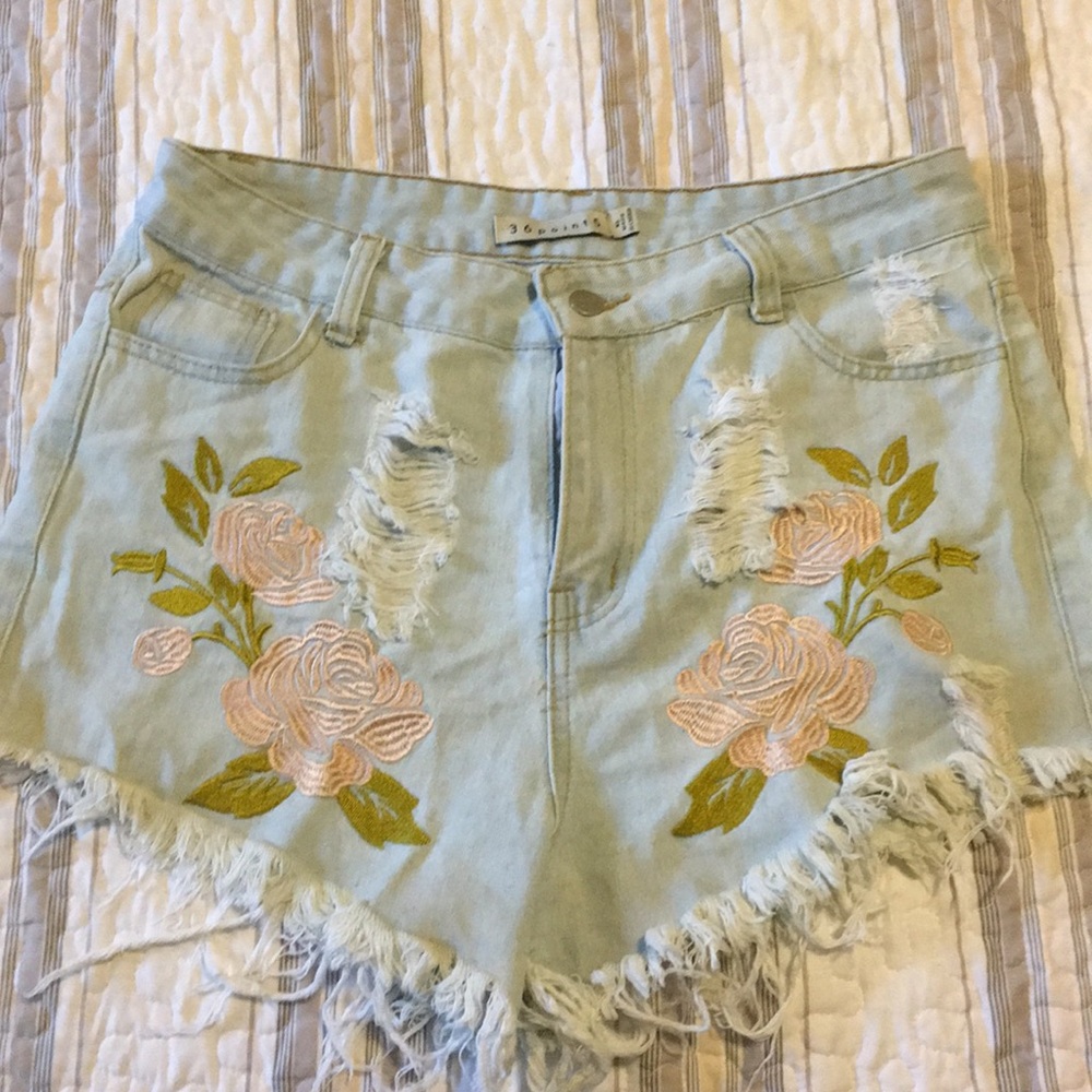 Nanamacs high rise floral embroidered shorts